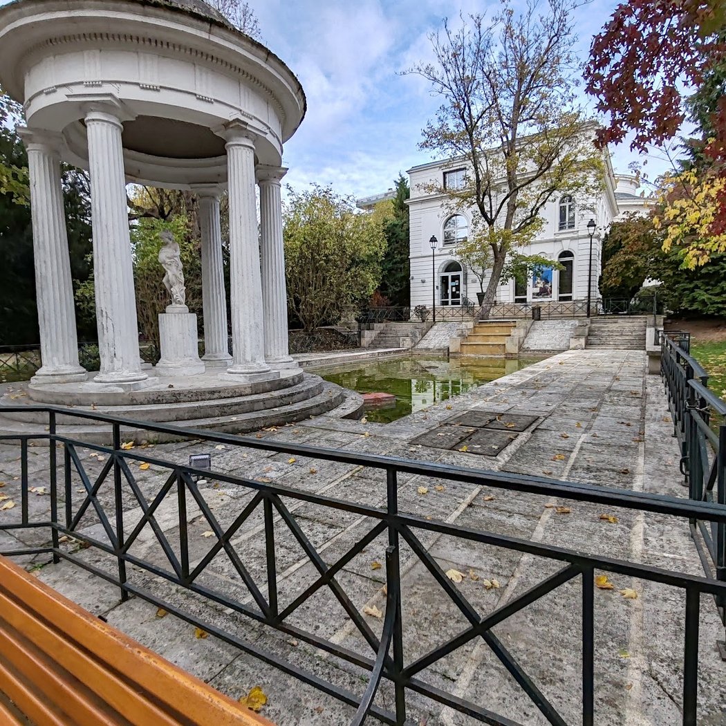 Avelines Garden 1